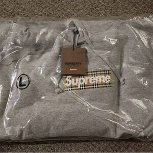 Supreme Burberry Box Logo Hooded Sweatshirt Hoodie Heather Grey - Size Large